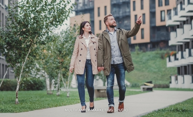 Couple searching for an apartment